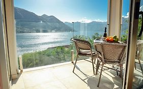 Sea View Apartment For 4